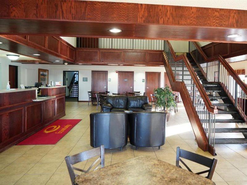Econo Lodge Inn & Suites Карни Экстерьер фото
