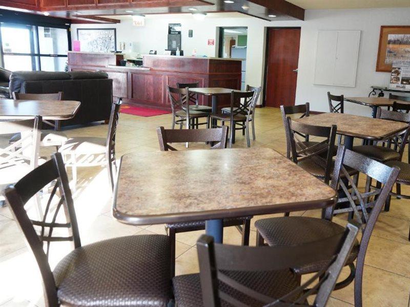 Econo Lodge Inn & Suites Карни Экстерьер фото
