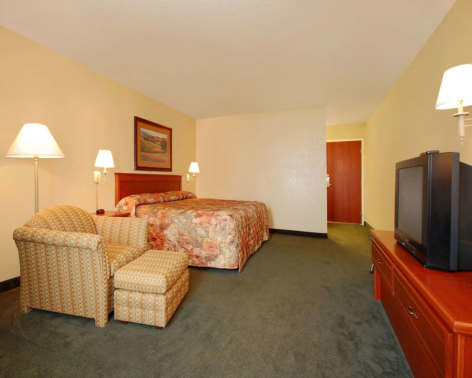 Econo Lodge Inn & Suites Карни Экстерьер фото