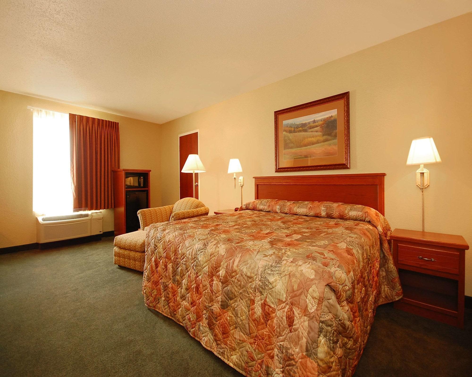 Econo Lodge Inn & Suites Карни Экстерьер фото