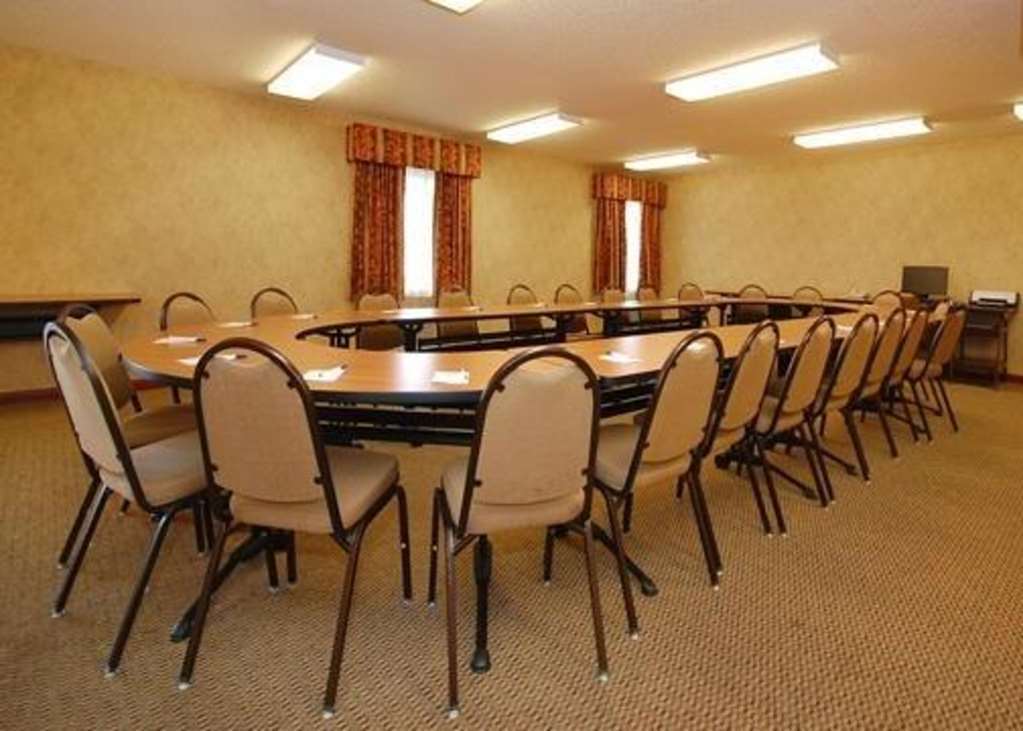 Econo Lodge Inn & Suites Карни Удобства фото